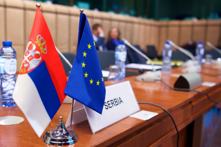 Zastavice EU i Srbije
