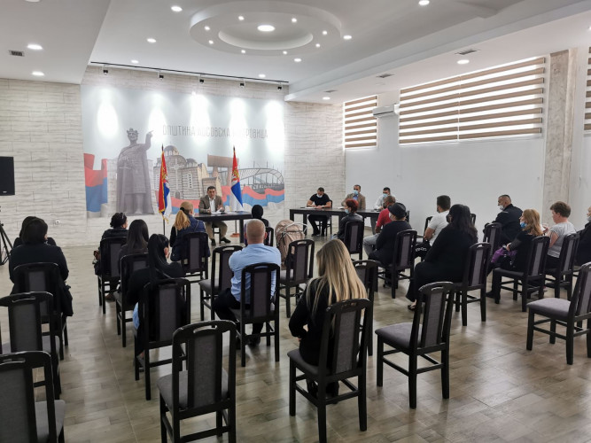 Aleksandar Spirić u razgovoru sa građanima Aleksandar Spirić u razgovoru sa građanima
