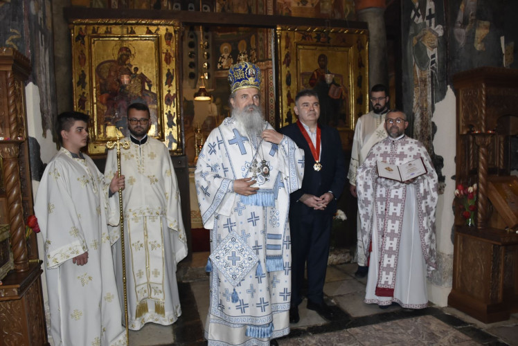 Episkop Teodosije i Bratislav Lazić