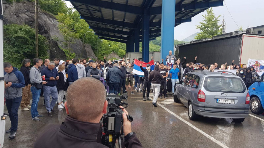 Jarinje - zabranjen ulazak autobusima sa hodočasnicima i planinarima iz Srbije