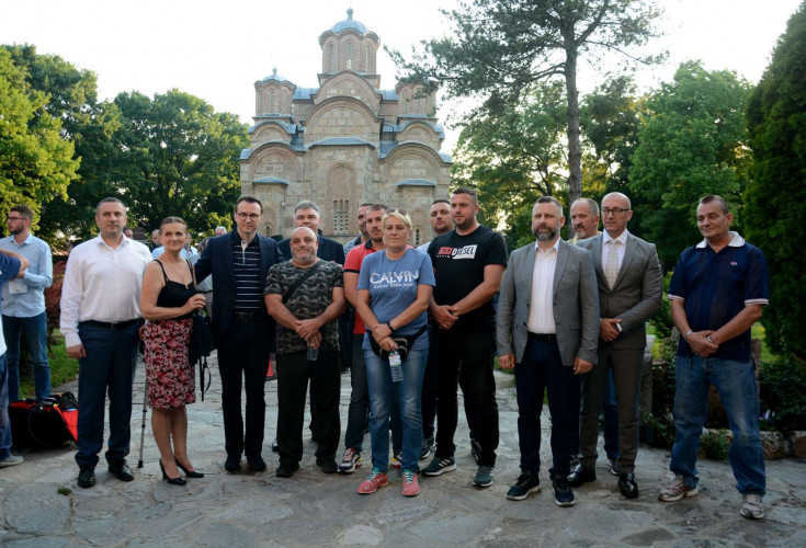 Petar Petković sa Srbima iz Kosova Polja Petar Petković sa Srbima iz Kosova Polja