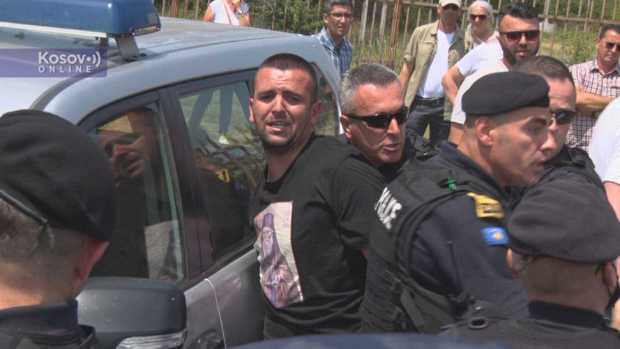 Privođenje mladića na Gazimestanu Privođenje mladića na Gazimestanu