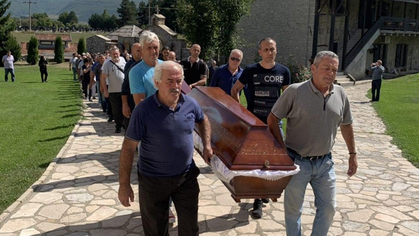 Sahrana porodice Šutaković 11. septembra 2019. godine Sahrana porodice Šutaković 11. septembra 2019. godine