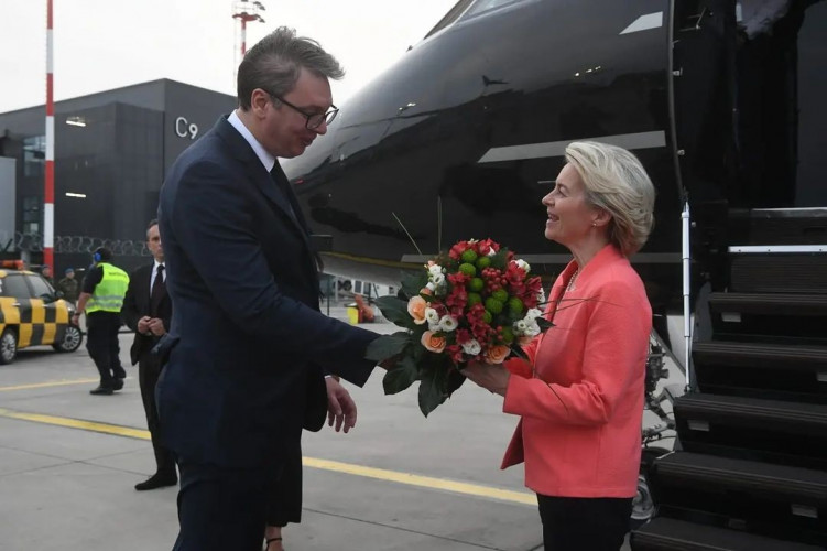 Fon der Lajen i Vučić