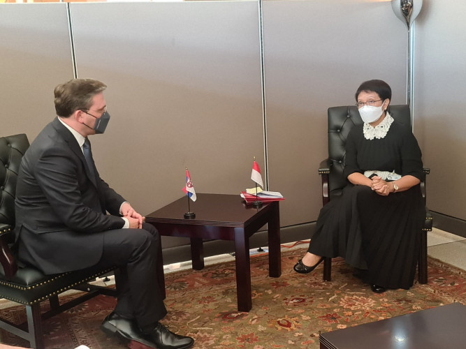 Selaković sa koleginicom iz Indonezije