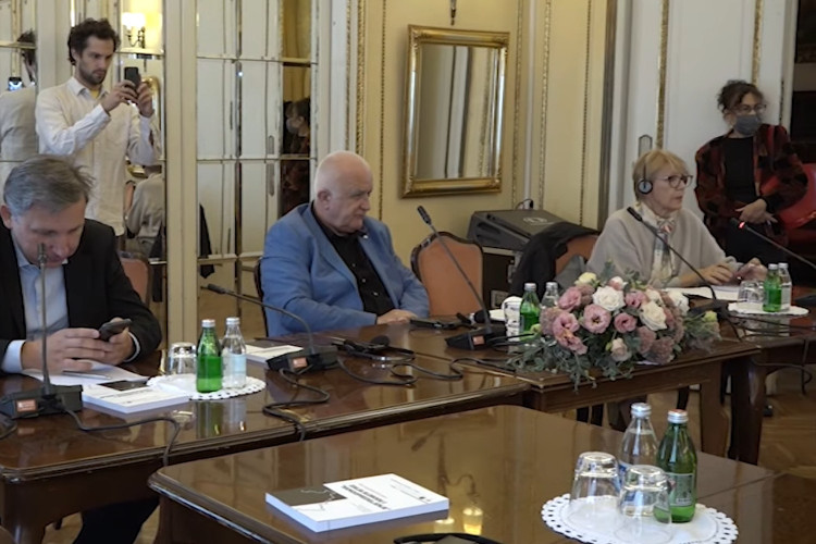Promocija knjige supruge Aljbina Kurtija - Dragan Đukanović, Dušan Janjić, Sonja Bisreko Promocija knjige supruge Aljbina Kurtija - Dragan Đukanović, Dušan Janjić, Sonja Bisreko