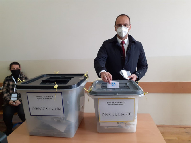 Igor Simić glasao