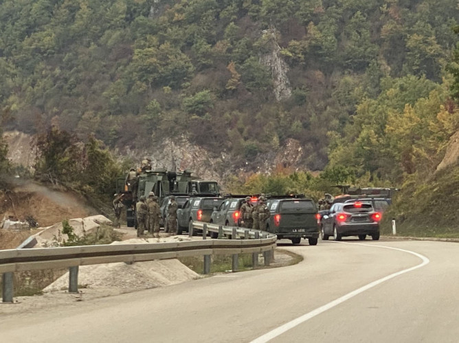 Pripadnici Kfora na Brnjaku