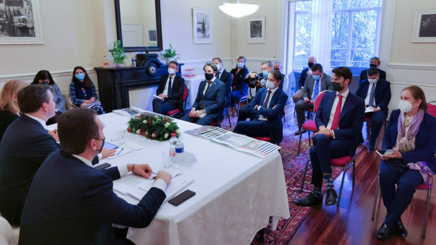Selaković u Holandiji sa privrednicima Selaković u Holandiji sa privrednicima