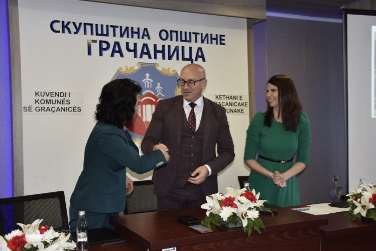 Potpisan ugovor za izgradnju stambenih zgrada u Suvom Dolu Potpisan ugovor za izgradnju stambenih zgrada u Suvom Dolu