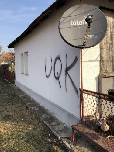 Grafit UČK na kući u Suvom Dolu.jpg