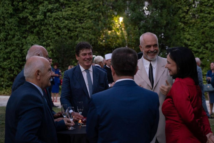 Edi Rama na inauguraciji predsednika Albanija Edi Rama na inauguraciji predsednika Albanija