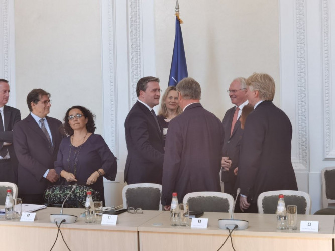 Nikola Selaković sa ambasadorima Nikola Selaković sa ambasadorima