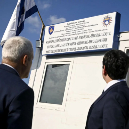 Kurti sa Svečljom obilazi bazu KP kod Zubinog Potoka Kurti sa Svečljom obilazi bazu KP kod Zubinog Potoka