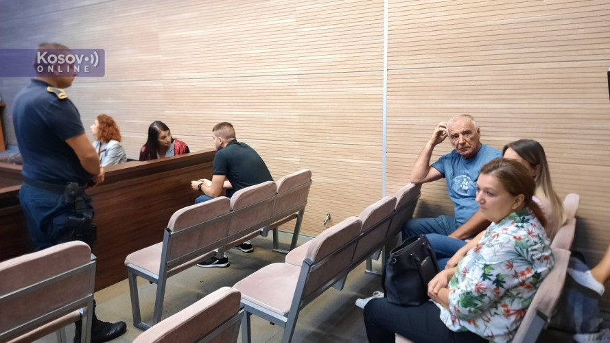 Roditelji Nikole Nedeljkovića na suđenju u Prištini