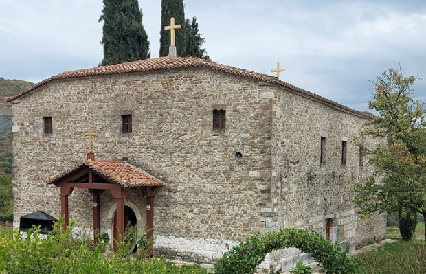 Manastir Svetog Jovana Vladimira u Albaniji Manastir Svetog Jovana Vladimira u Albaniji