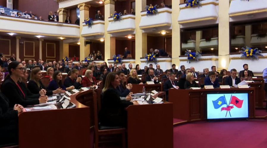 Zajednička sednica parlamenta Albanije i Kosova Zajednička sednica parlamenta Albanije i Kosova