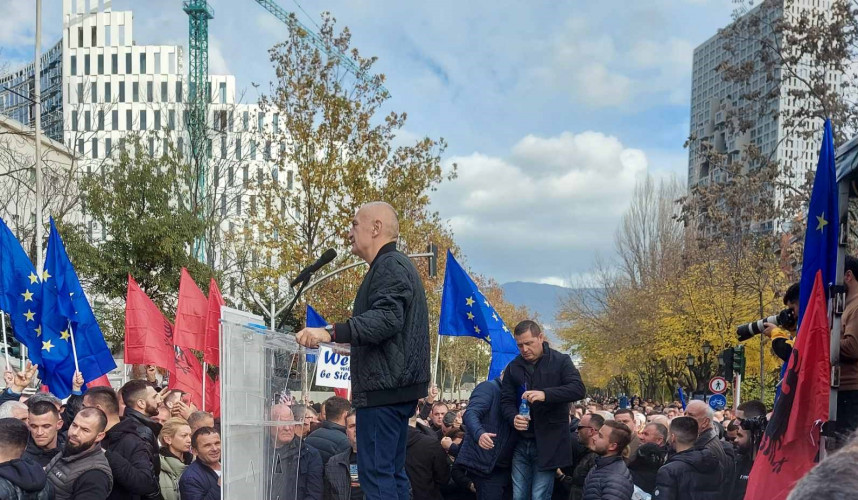 Iljir Meta na protestu u Tirani.jpg