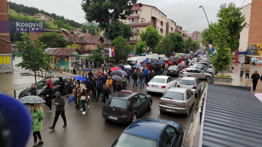 Šetnja podrške uhapšenim Srbima u Severnoj Mitrovici Šetnja podrške uhapšenim Srbima u Severnoj Mitrovici