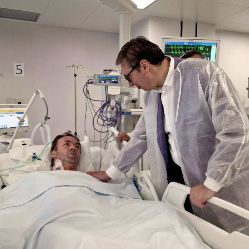 Vučić posetio Galjka u bolnici