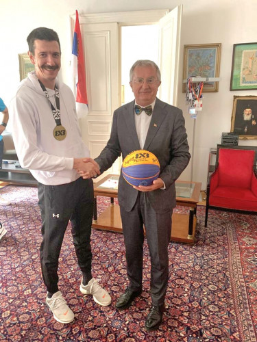 Ambasador Srbije u Austriji Nebojša Rodić primio basketaše svetske prvake