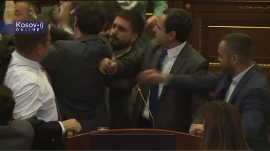 Tuča u Skupštini Kosova