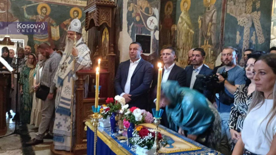Liturgija u manastiru Gračanica