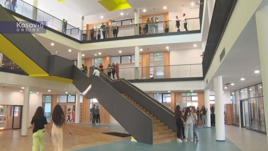 Srednjoškolski centar u Lapljem Selu