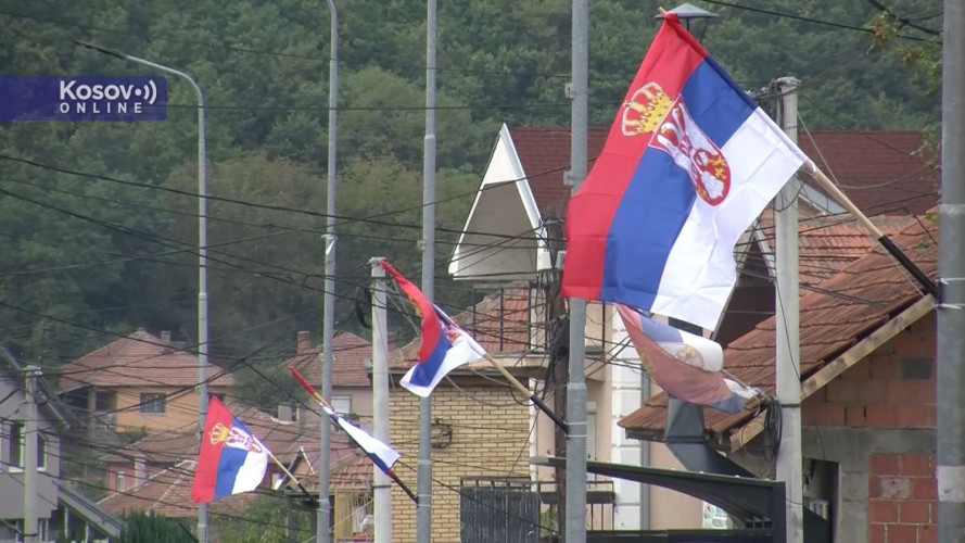 Zastave Srbije u Zvečanu