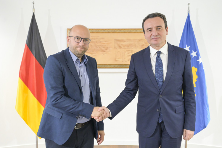 Manuel Zaracin i Aljbin Kurti