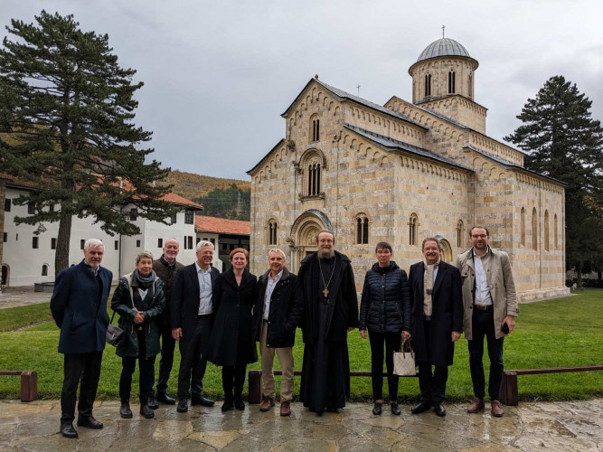 Nemački ambasadori u srpskom manastiru Visoki Dečani iz 14. veka Nemački ambasadori u srpskom manastiru Visoki Dečani iz 14. veka