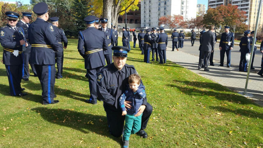 Vladan Stoiljković sa sinom Vukom na Policijskoj akademiji u Kanadi