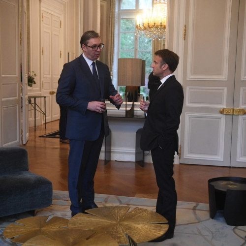 Aleksandar Vucic i Emanuel Makron Pariz