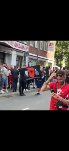 Zastava "velike Albanije" na ulicama Dortmunda