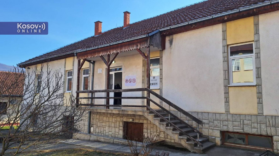 Uklonjena zastava Srbije sa OŠ "Jovan Cvijić"
