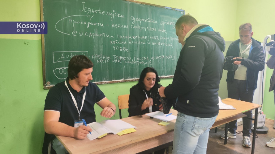 Prvi birači u Gračanici iskoristili svoje pravo glasa