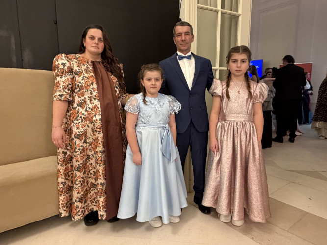 porodica Dimić iz Mogile kod Gnjilana na Svetosavskom balu u Beču