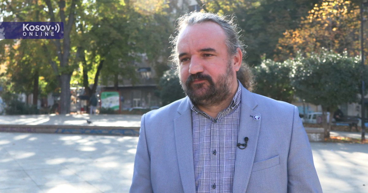 Vujinović: Davanjem mandata Konjufci Osmani pomaže Kurtiju da izbore natempira u vreme praznika