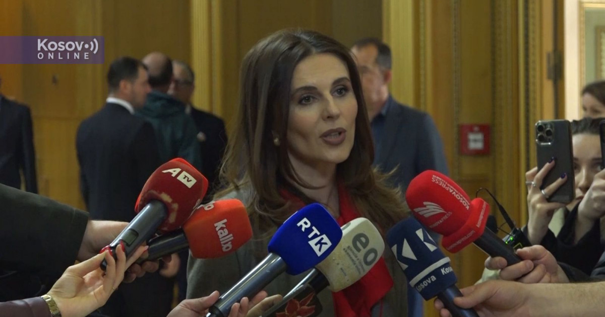 Čitaku poručila Kurtiju: Premijeru, vrati se i radi svoj posao