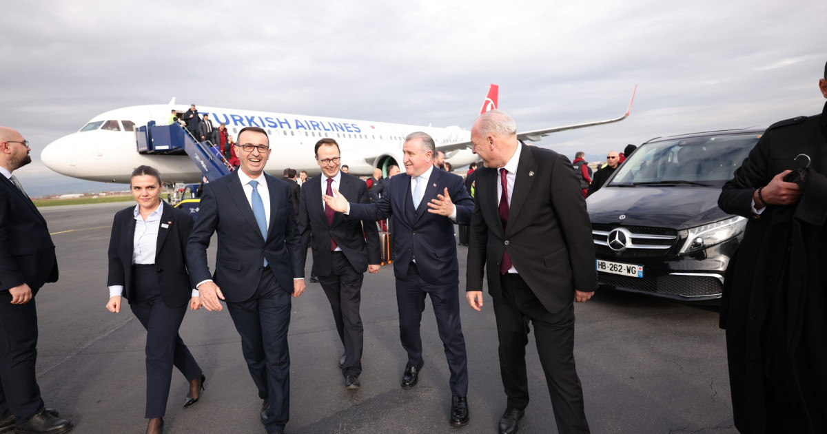 Turski ministar sporta stigao na Kosovo, dočekao ga Damka