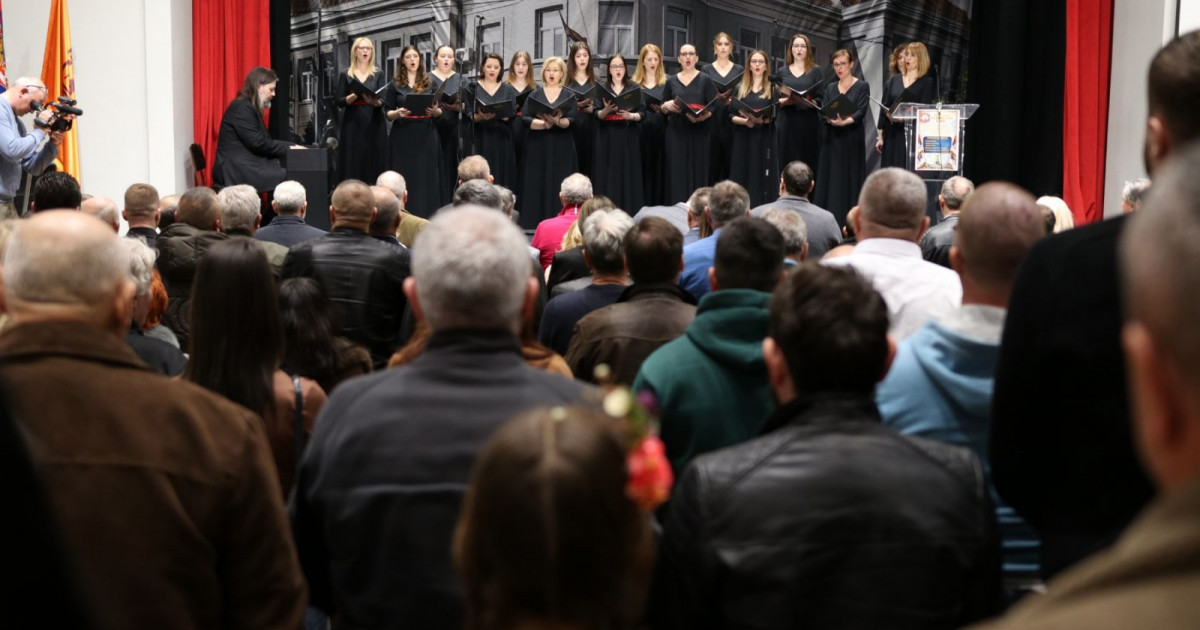 Udruženje „Gazimestan“ uručilo donaciju porodici Mihajlović iz sela Rabrovce kod Lipljana