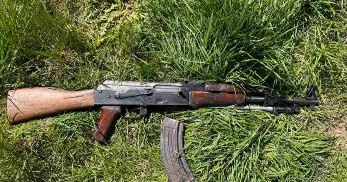 Tri osobe uhapšene zbog razbojništva u Uroševcu, zaplenjeno i automatsko oružje