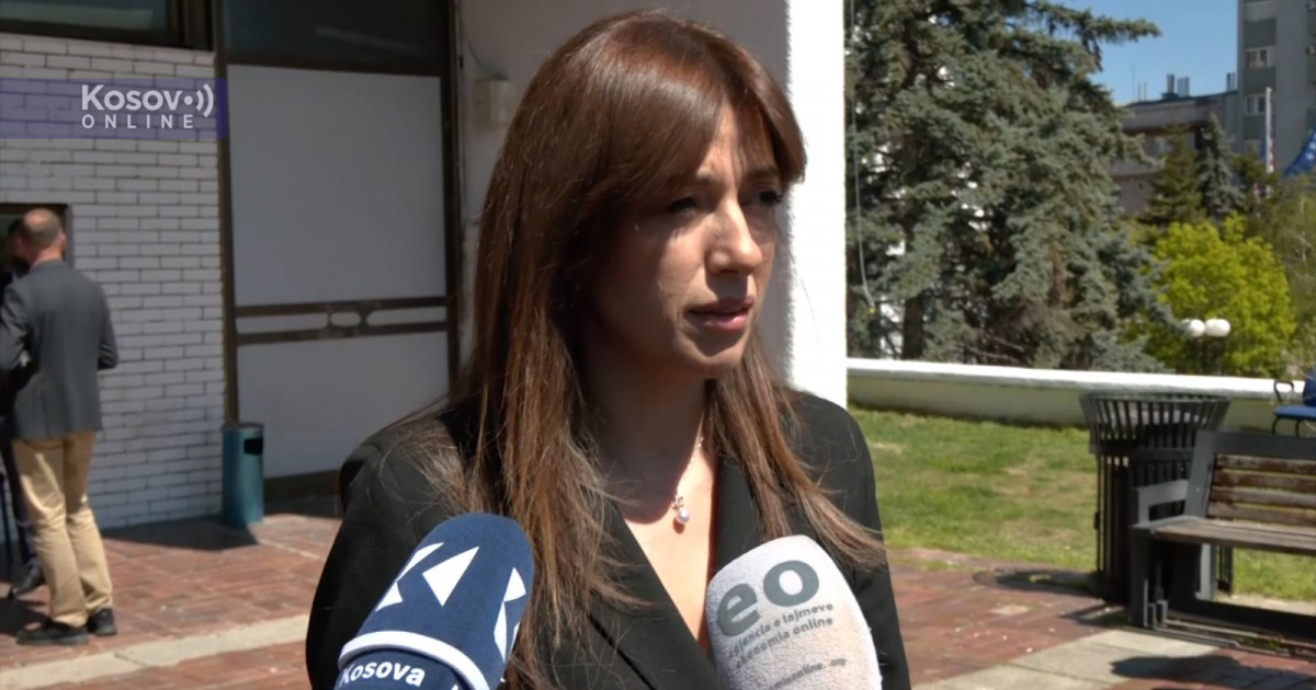 Hadžiju o Kurtijevoj konferenciji u holu kabineta predsednika: Institucije nisu privatne, već javne
