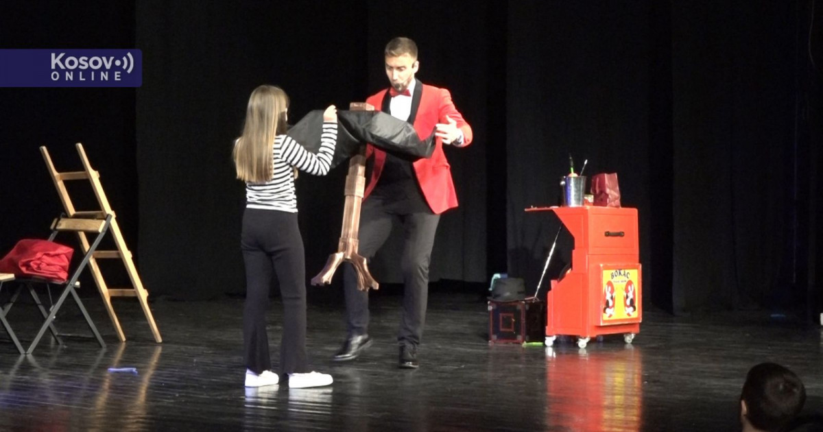 „Spektakl za decu i odrasle“ oduševio publiku u Leposaviću: Mađioničar Bokac doneo veče magije