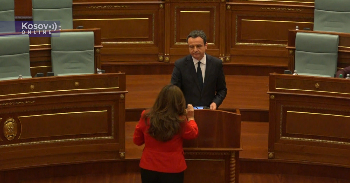 Tensions in Parliament: Musliu snatches microphone from Kurti – “Stop selling us fairy tales”