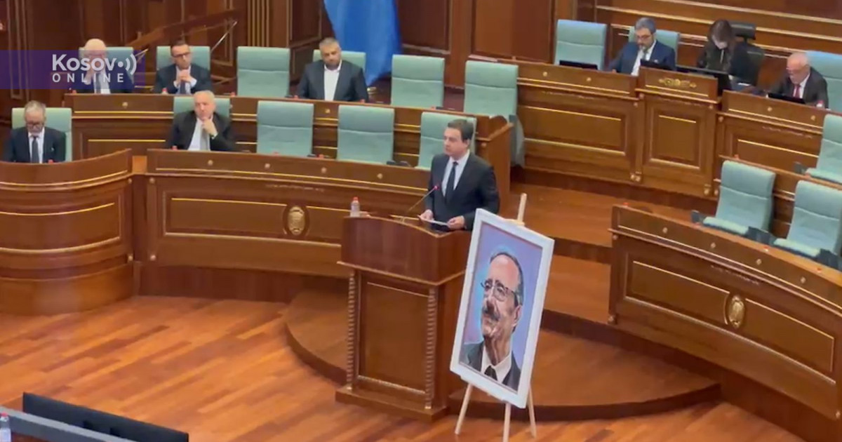 Skupština Kosova odala počast Eliotu Engelu; Kurti: Veliki prijatelj Albanaca