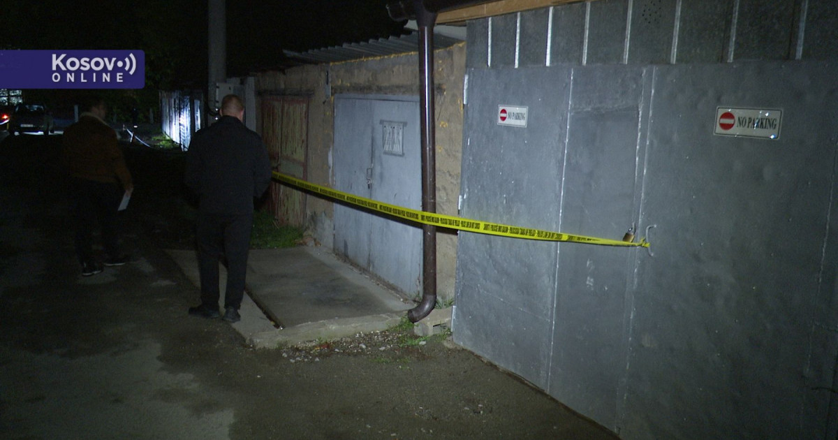 Policija obeležila žutom trakom garaže u Severnoj Mitrovici kojim „Trepča jug“ preti rušenjem