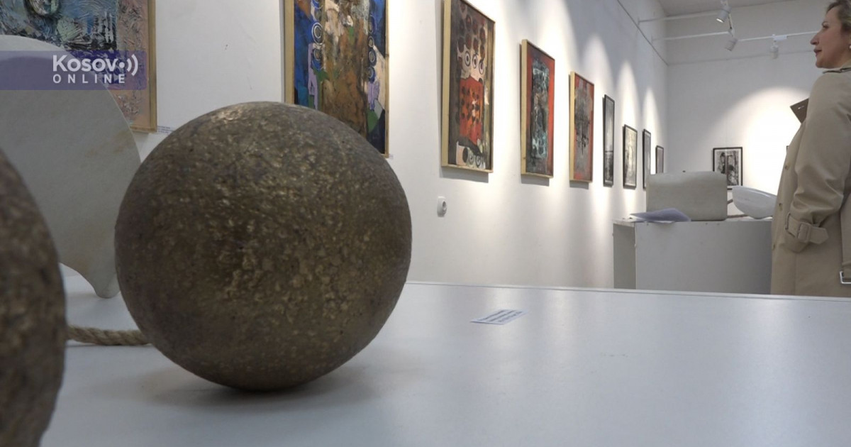 (Video) U Leposaviću otvorena izložba „Tri lica umetnosti“