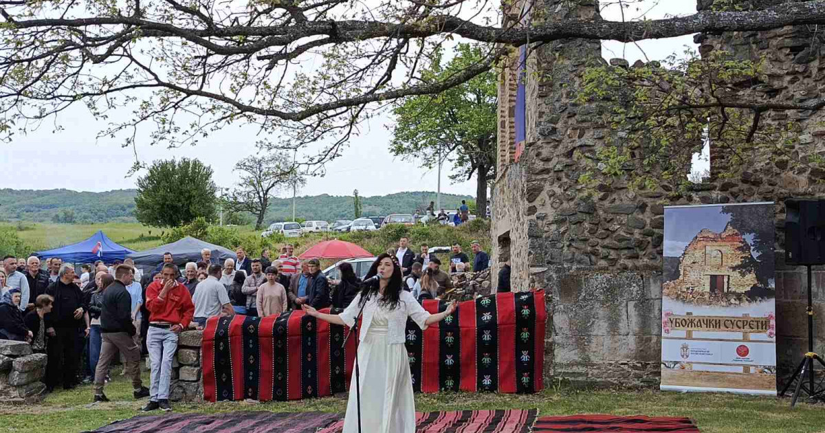 „Prvi ubožački susreti“: Pesmom i tradicijom čuvaju kulturno nasleđe