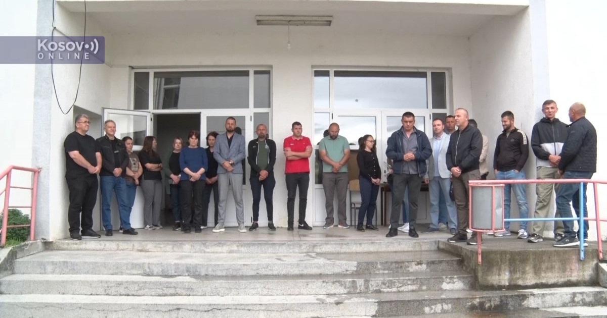 Zaposleni u školama u Kosovskom Pomoravlju održali